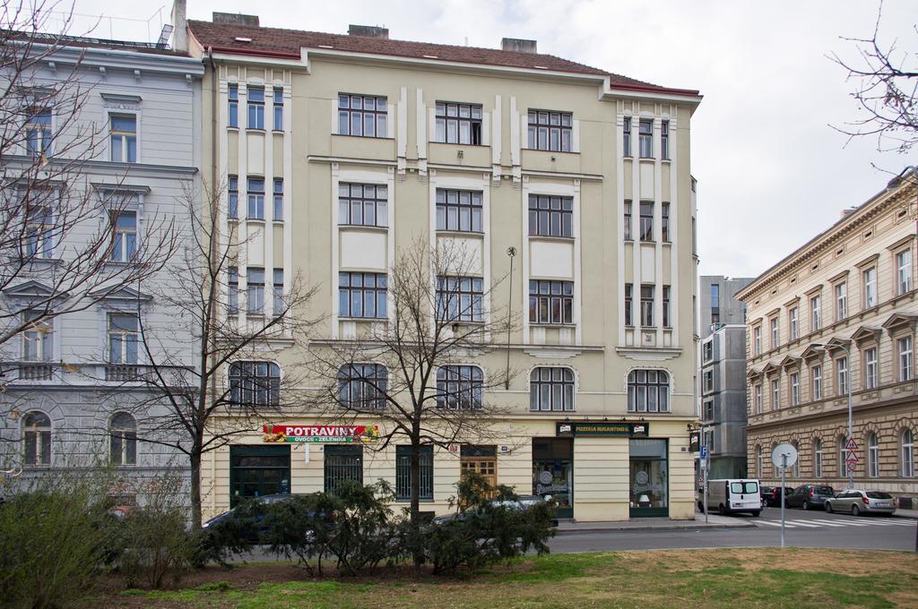 Apartments With 2 Bathrooms- 5 Minutes From Old Town - 102 M2 Praha Exteriér fotografie