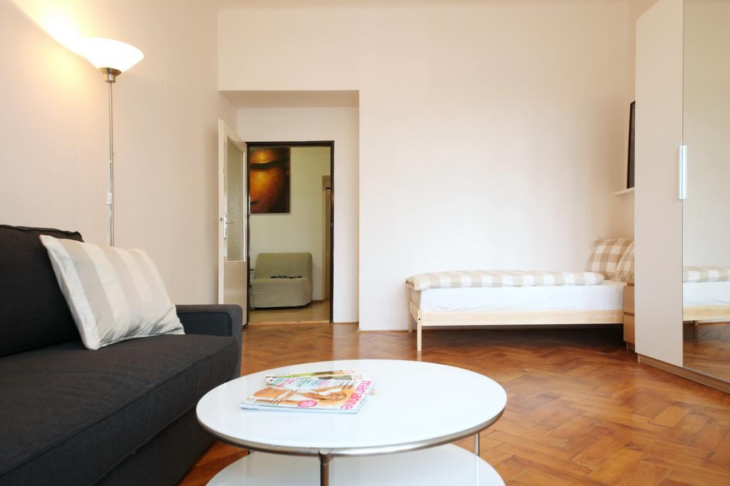 Apartments With 2 Bathrooms- 5 Minutes From Old Town - 102 M2 Praha Exteriér fotografie