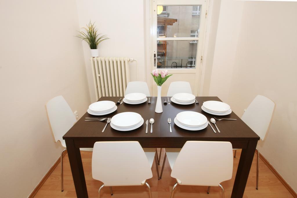 Apartments With 2 Bathrooms- 5 Minutes From Old Town - 102 M2 Praha Exteriér fotografie