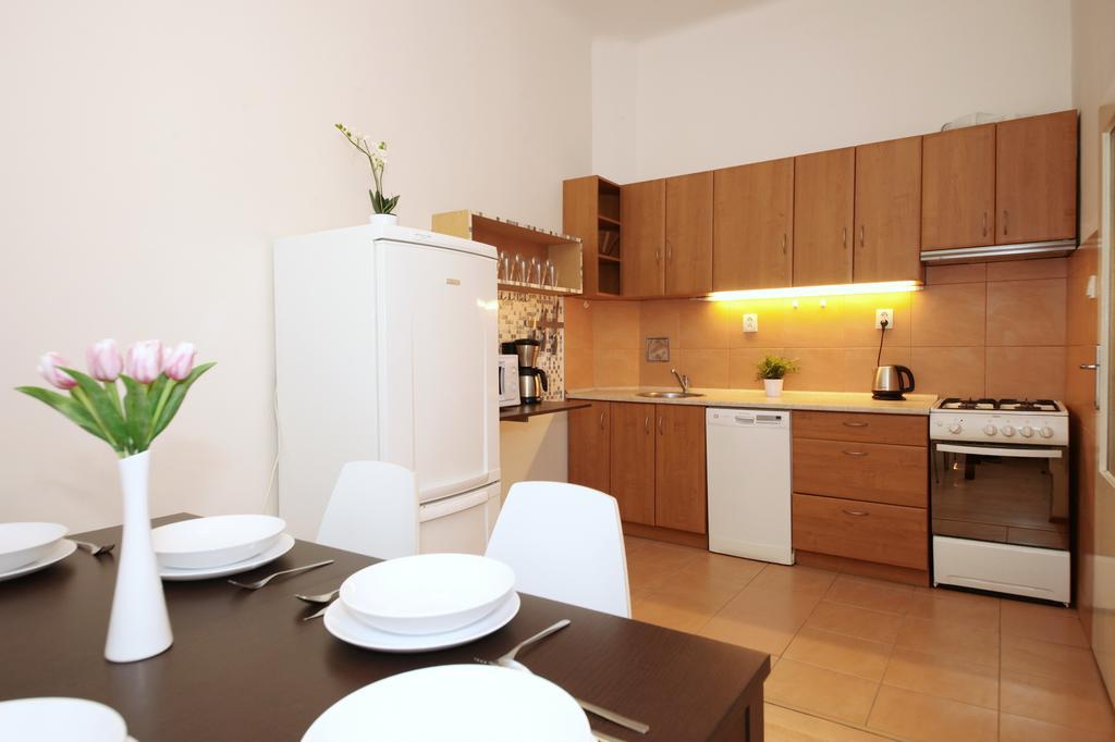 Apartments With 2 Bathrooms- 5 Minutes From Old Town - 102 M2 Praha Exteriér fotografie