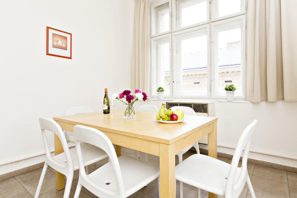 Apartments With 2 Bathrooms- 5 Minutes From Old Town - 102 M2 Praha Exteriér fotografie