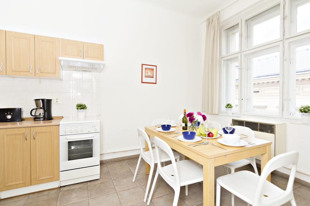 Apartments With 2 Bathrooms- 5 Minutes From Old Town - 102 M2 Praha Exteriér fotografie