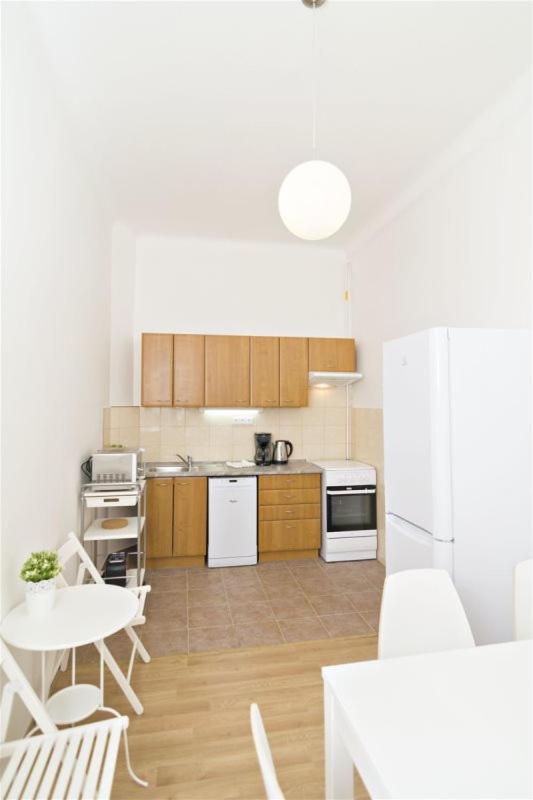 Apartments With 2 Bathrooms- 5 Minutes From Old Town - 102 M2 Praha Exteriér fotografie