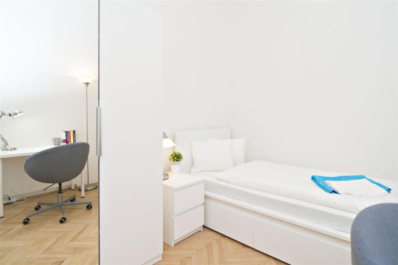 Apartments With 2 Bathrooms- 5 Minutes From Old Town - 102 M2 Praha Exteriér fotografie
